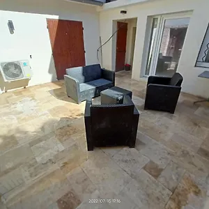 T2 Renove En Rdc Avec Cour, Intra Muros Appartement Avignon