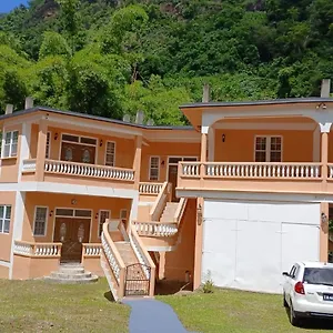 The Seclusive Mansion Hébergement de vacances Roseau